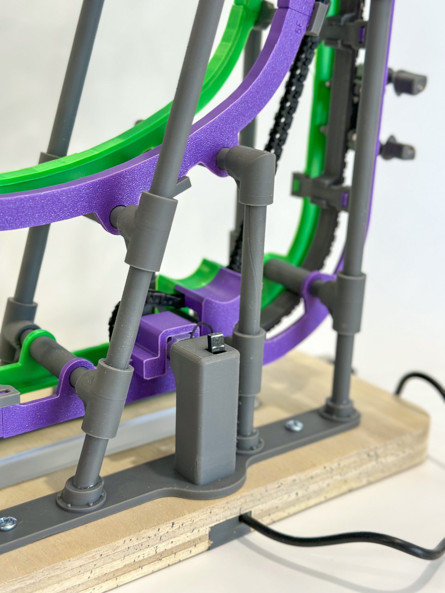 Working Model Roller Coaster - Free Spin